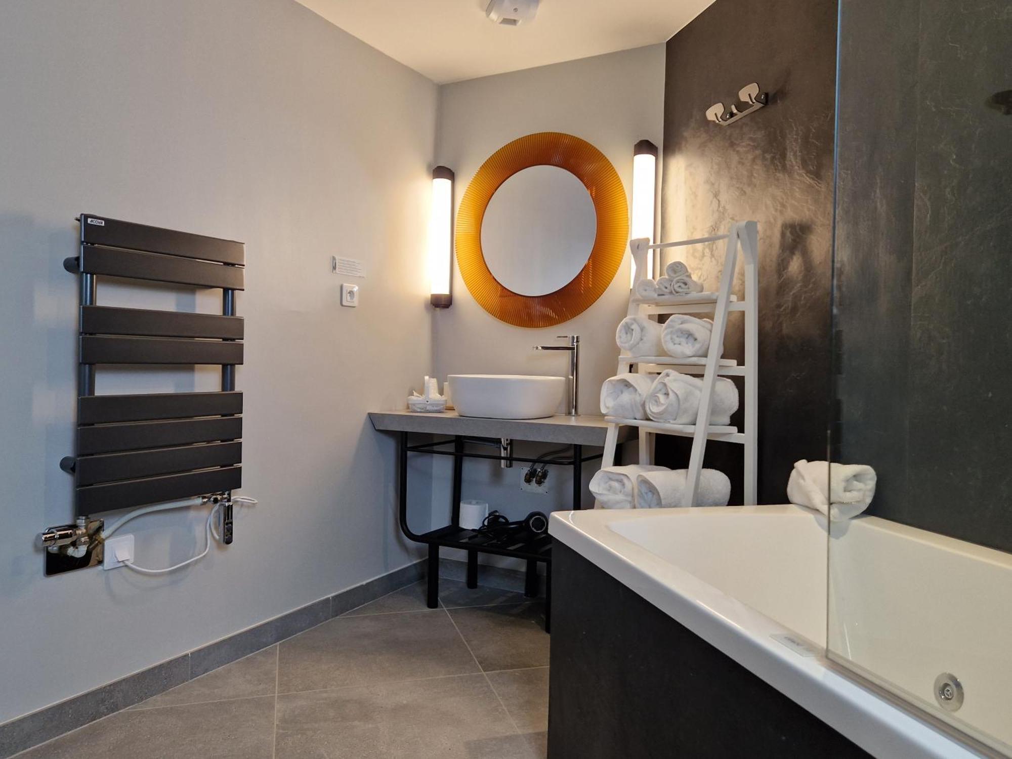 Domaine De L'Epau Eco-Resort Yvre-l'Eveque ภายนอก รูปภาพ