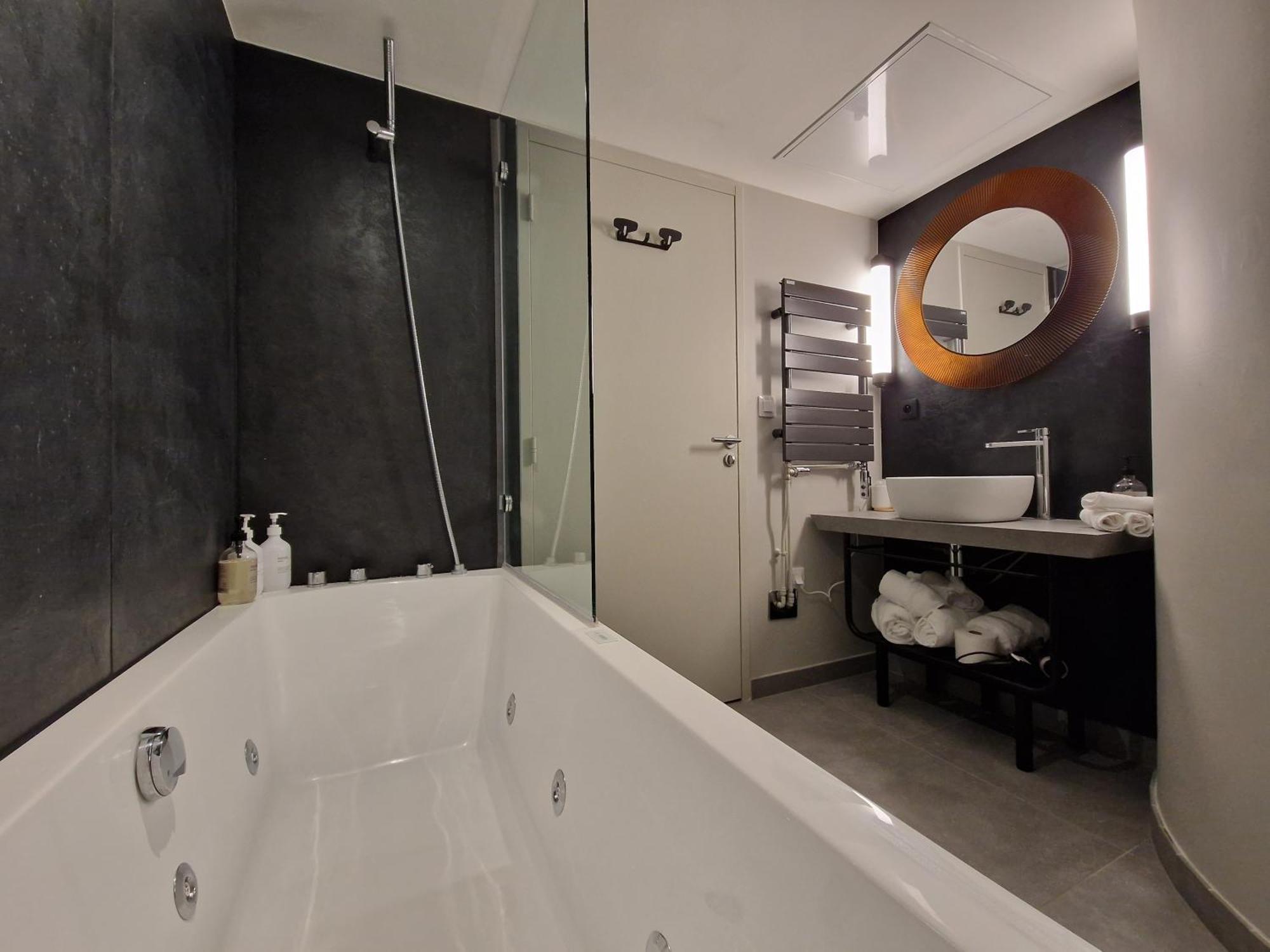 Domaine De L'Epau Eco-Resort Yvre-l'Eveque ภายนอก รูปภาพ