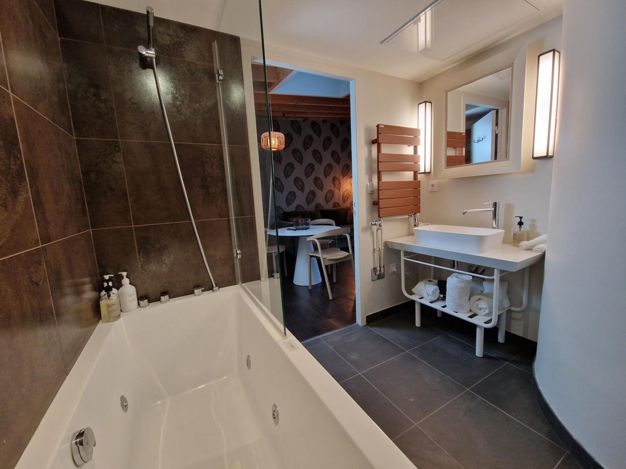 Domaine De L'Epau Eco-Resort Yvre-l'Eveque ภายนอก รูปภาพ