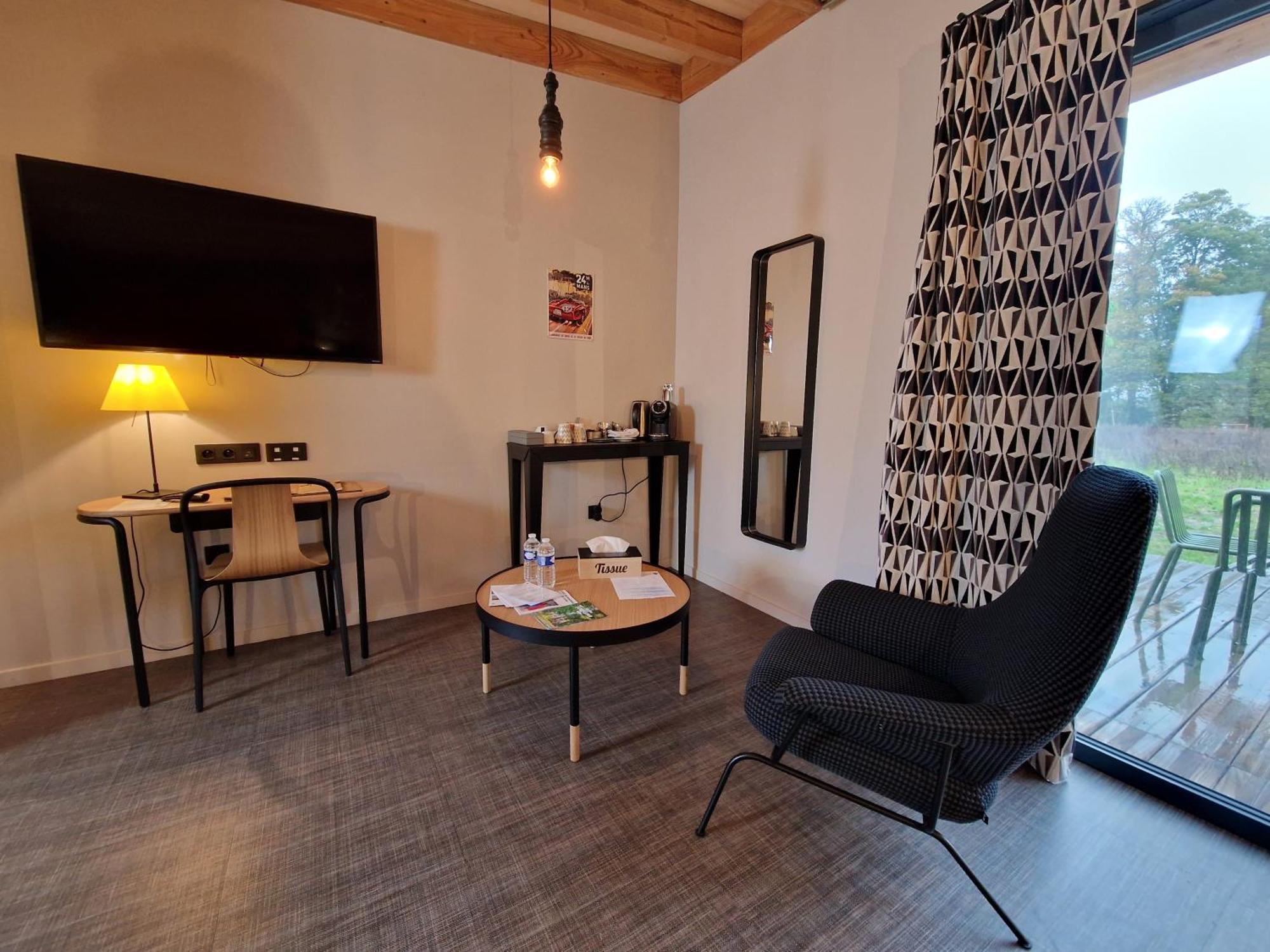 Domaine De L'Epau Eco-Resort Yvre-l'Eveque ภายนอก รูปภาพ