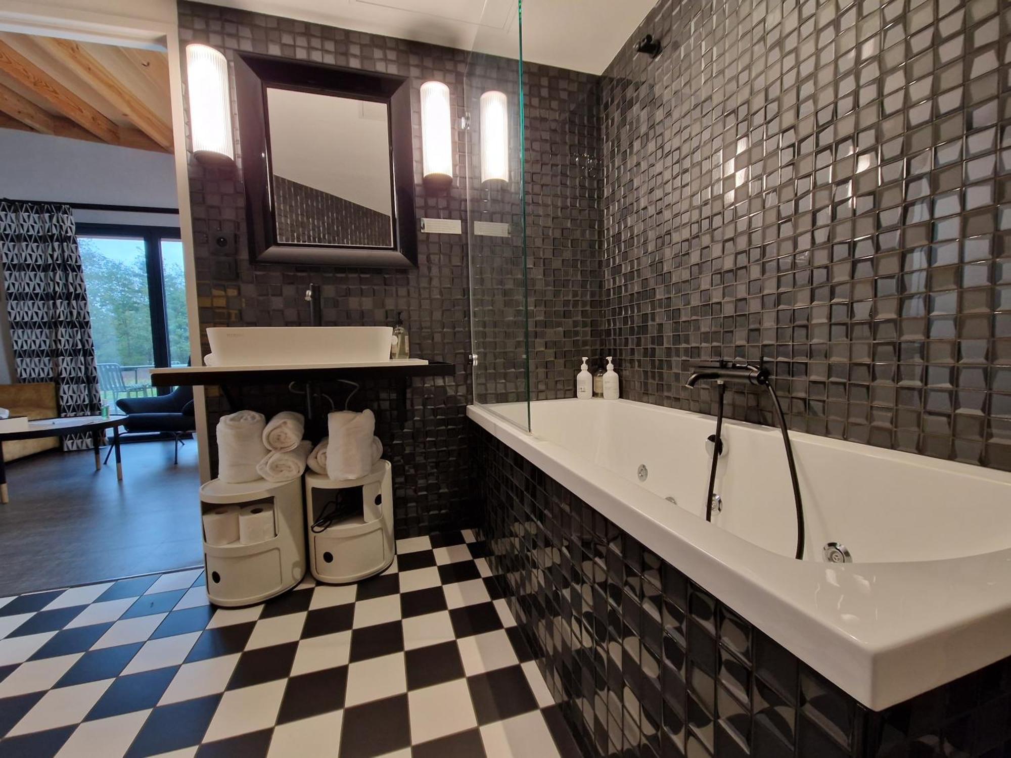 Domaine De L'Epau Eco-Resort Yvre-l'Eveque ภายนอก รูปภาพ
