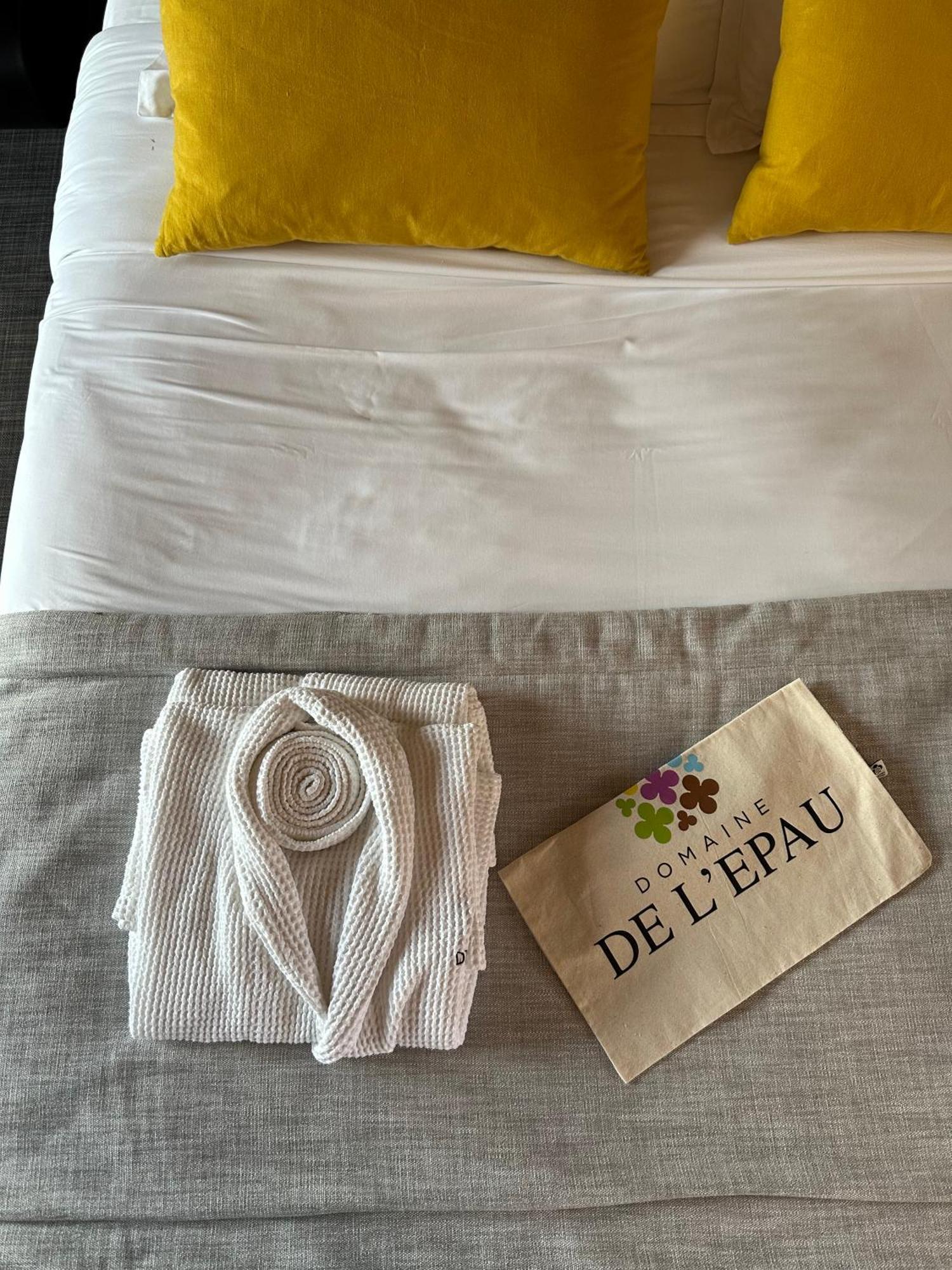 Domaine De L'Epau Eco-Resort Yvre-l'Eveque ภายนอก รูปภาพ